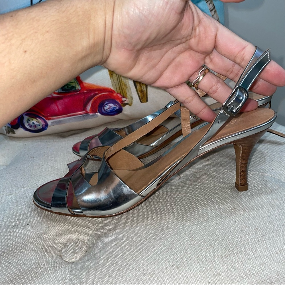 Hoss Intropia NWOB! Silver Strappy Pumps Size 40 - Picture 2 of 10